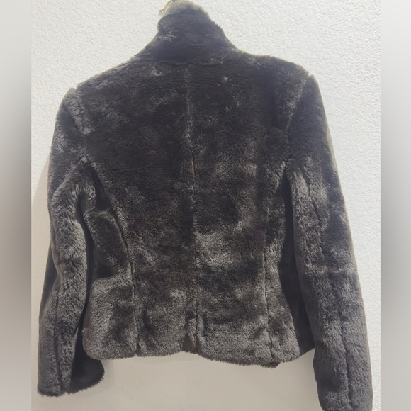 ZARA FAUX FUR SHORT COAT WITH TOGGLE FASTENERS - Picture 5 of 9